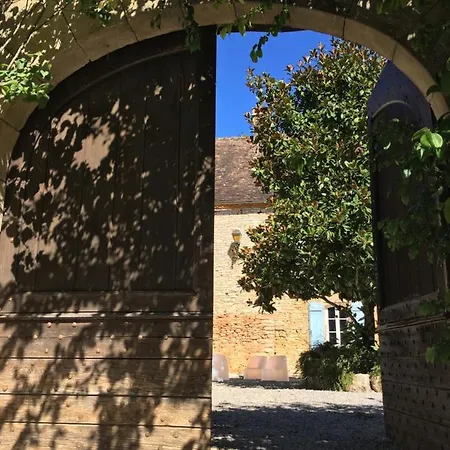 Апартаменты Dordogne Perigord Hautefort